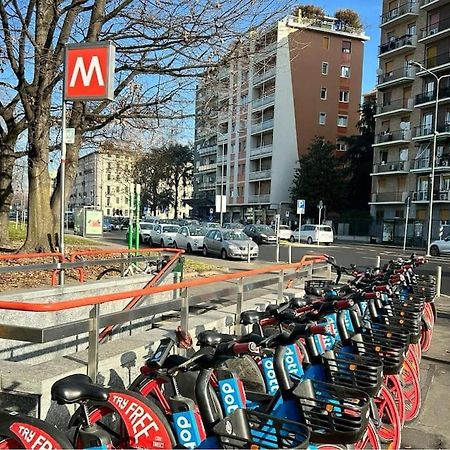 Primaticcio Metro E Aria Condizionata Apartment Милано Екстериор снимка